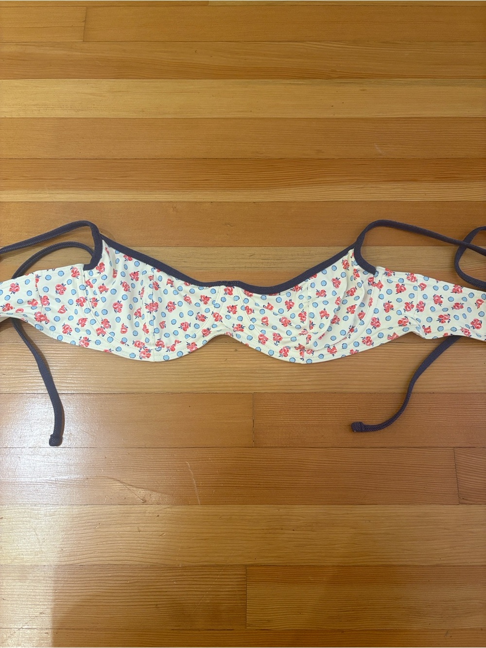 Frankie's Bikinis Floral Tie-Back Top - White with Red & Blue Flowers